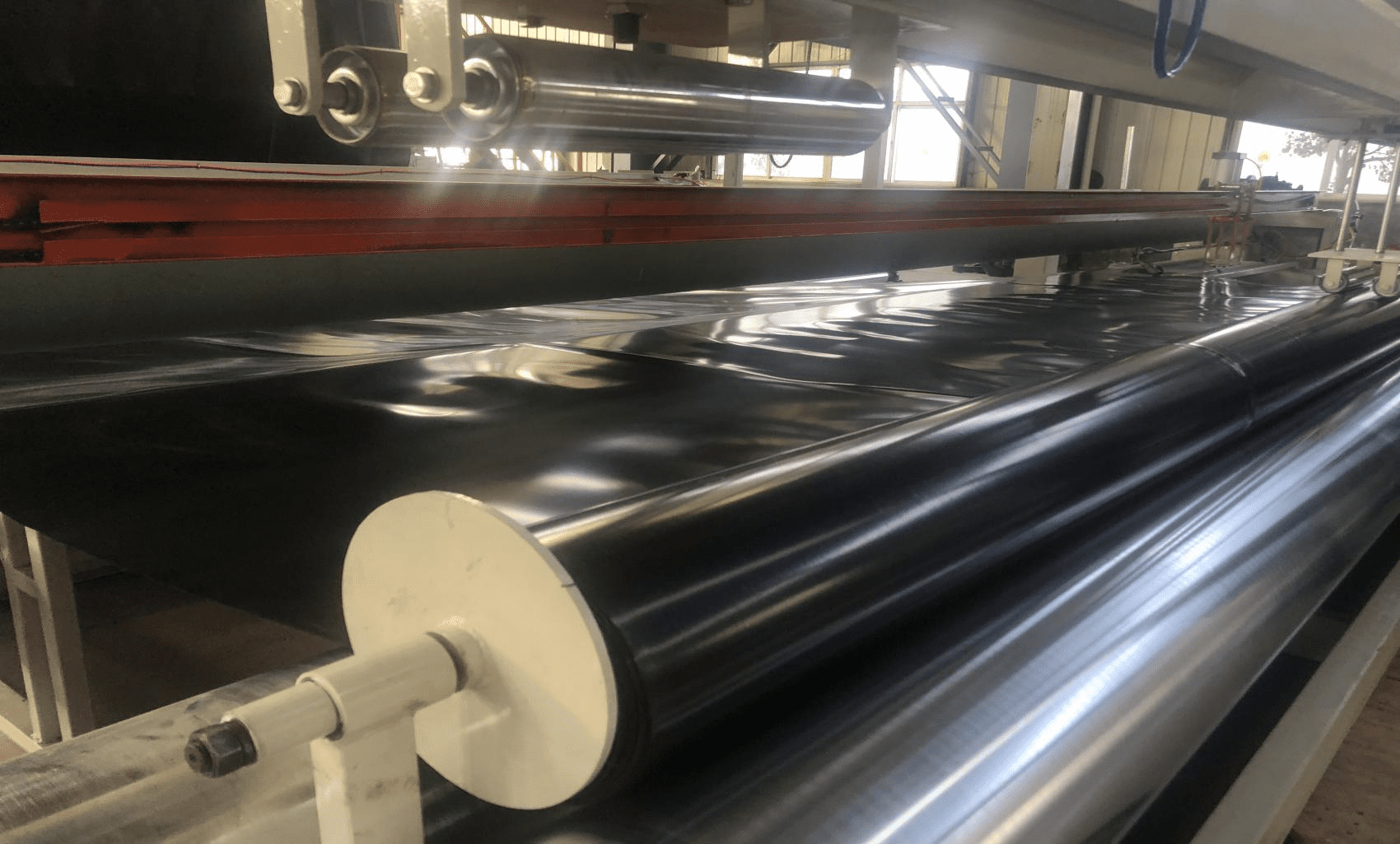 Lianyi supplies HDPE geomembrane for containment,landfill liners,pond liners and reservoir applications,supporting bulk supply for civil engineering and infrastructure projects.
