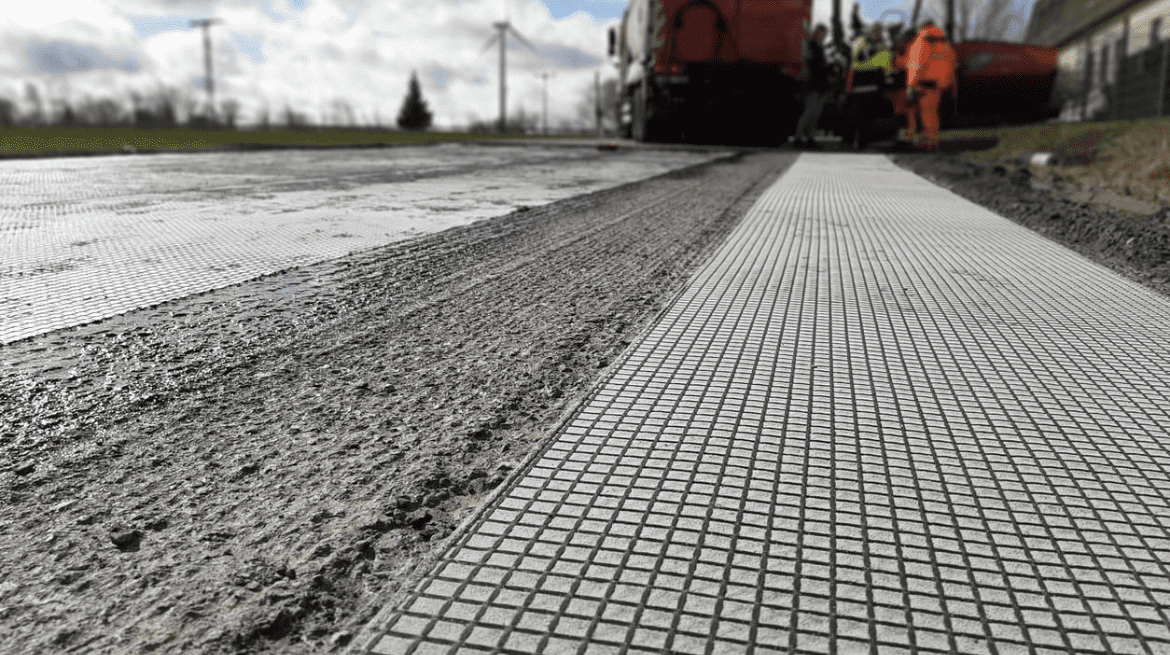 knitted polyester geogrid,non-woven geotextile composite,soil reinforcement geocomposite,drainage textile,separation geocomposite