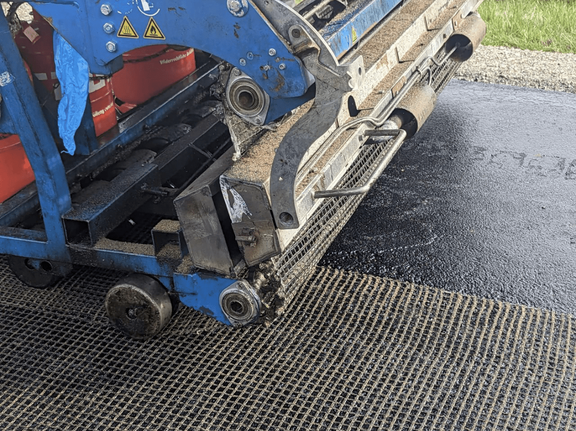 asphalt fiberglass geogrid,pavement reinforcement geogrid,road crack resistance grid,fiberglass asphalt geogrid