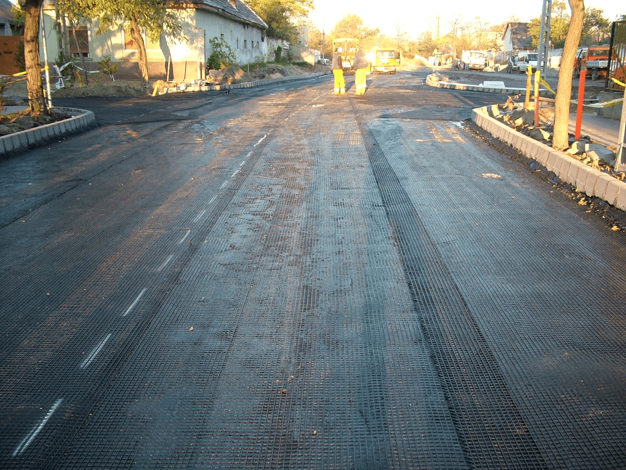 self adhesive fiberglass geogrid,asphalt reinforcement grid,crack resistance geogrid,road construction geogrid