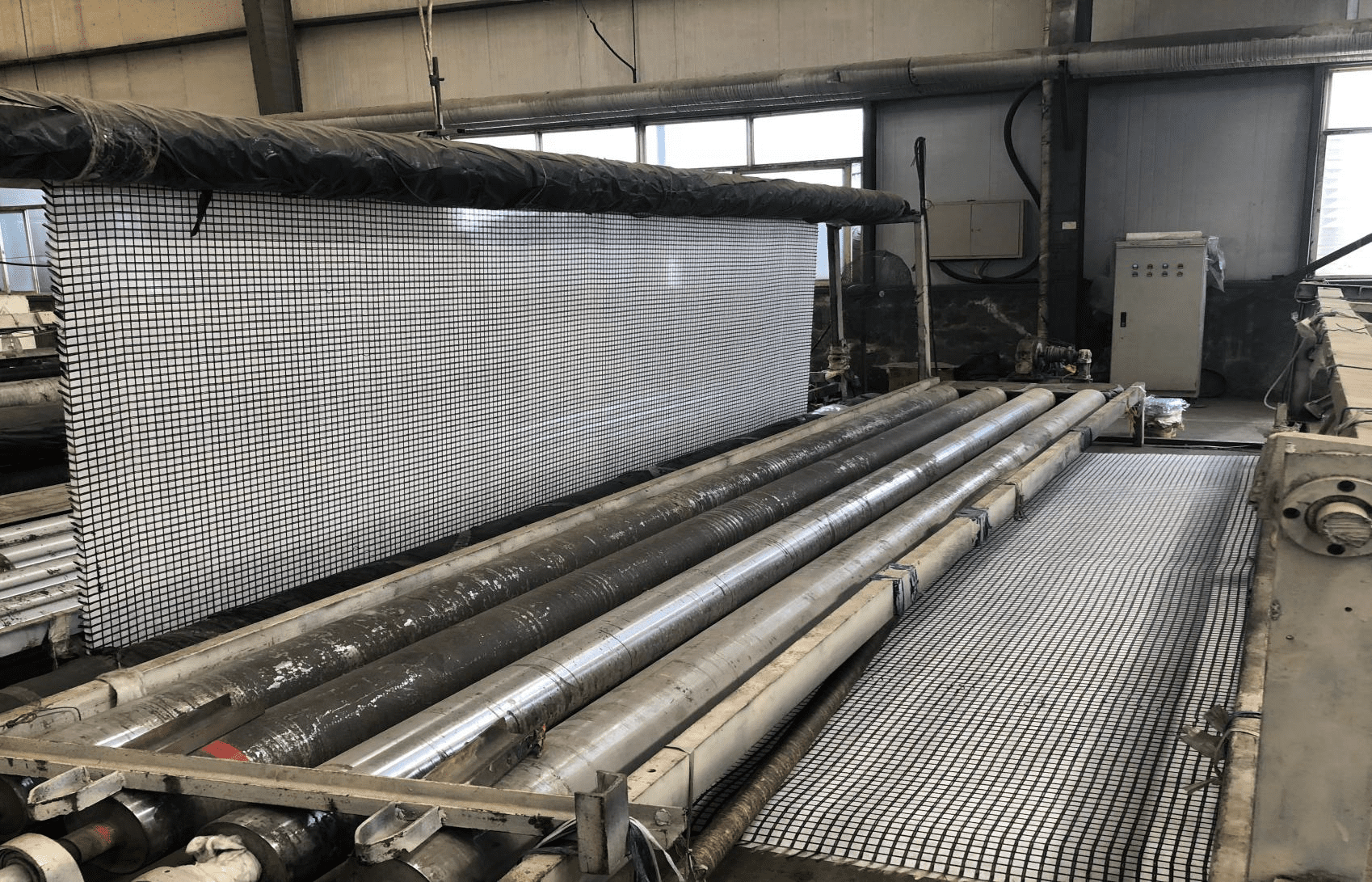 fiberglass geogrid composite,nonwoven geotextile composite,filtration geocomposite,drainage geocomposite,soil reinforcement