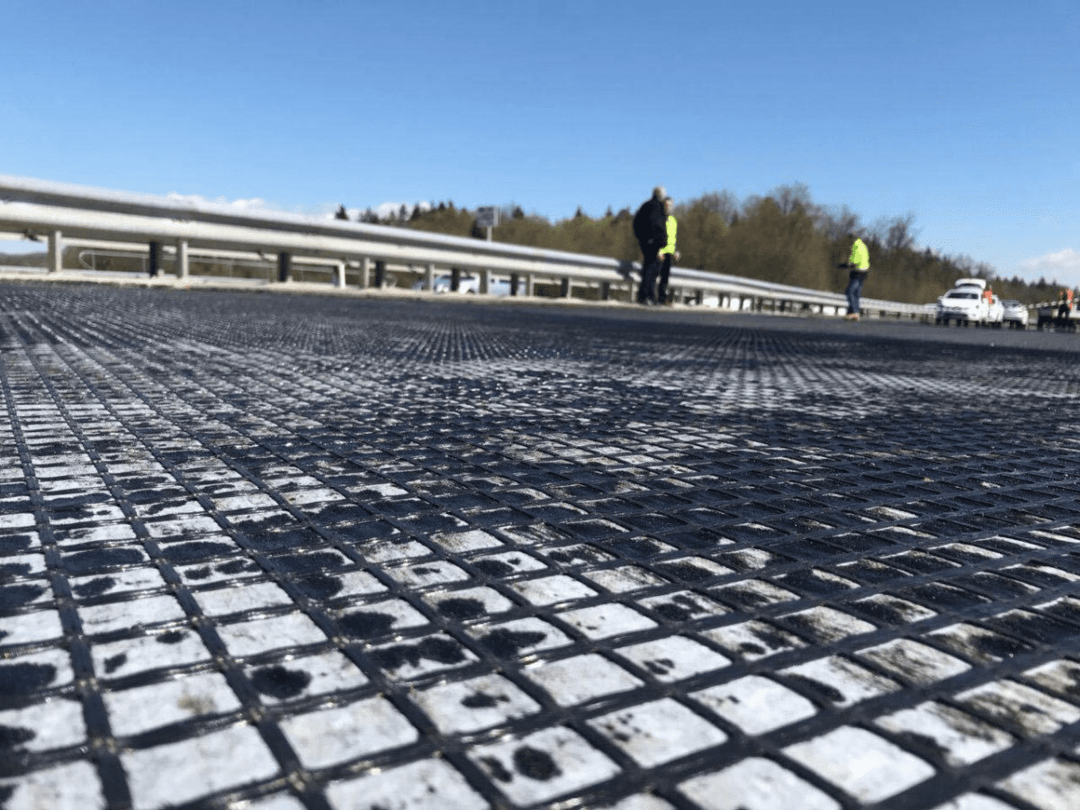 fiberglass geogrid composite,nonwoven geotextile composite,filtration geocomposite,drainage geocomposite,soil reinforcement